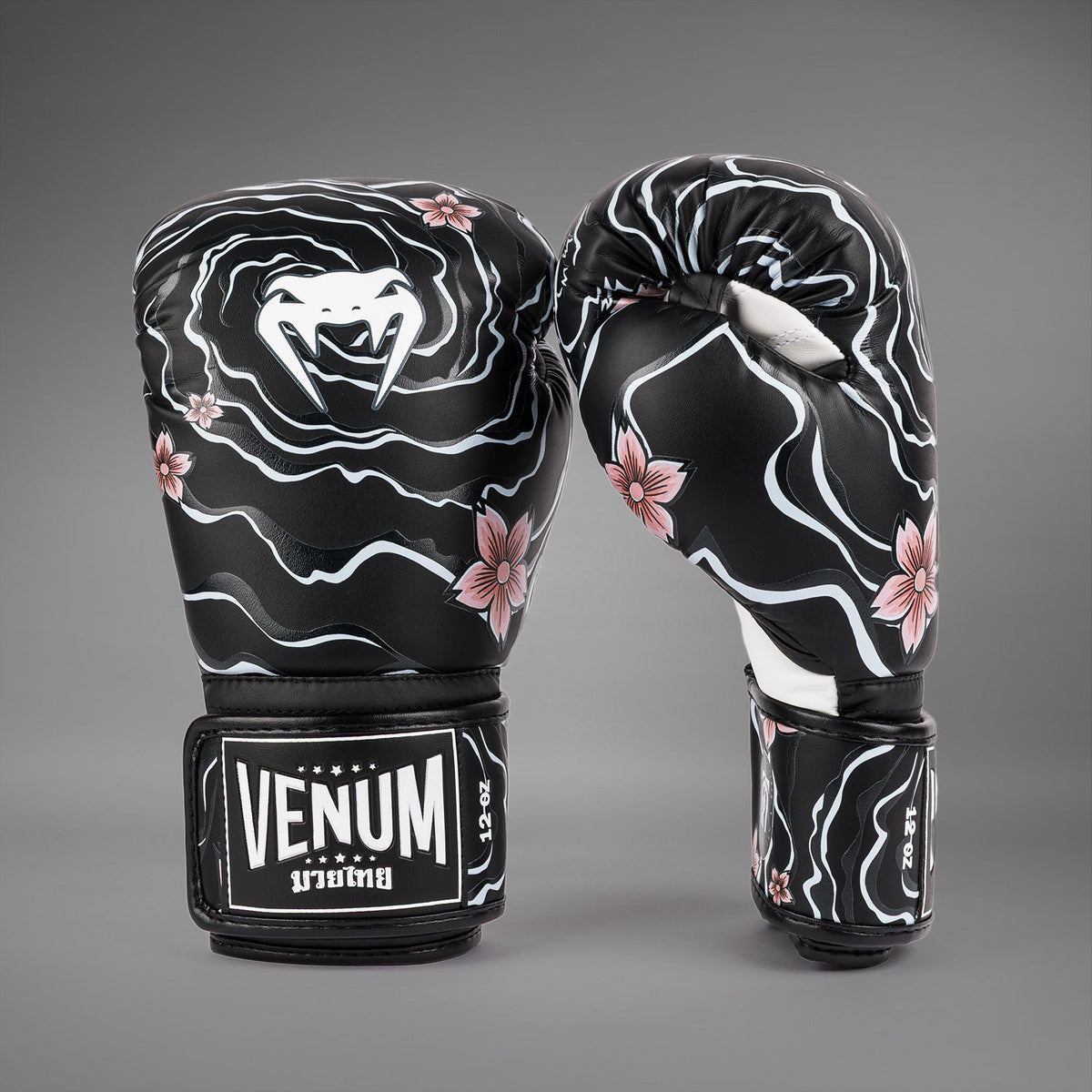 Venum X Tawanchay Boxing gloves Black/White